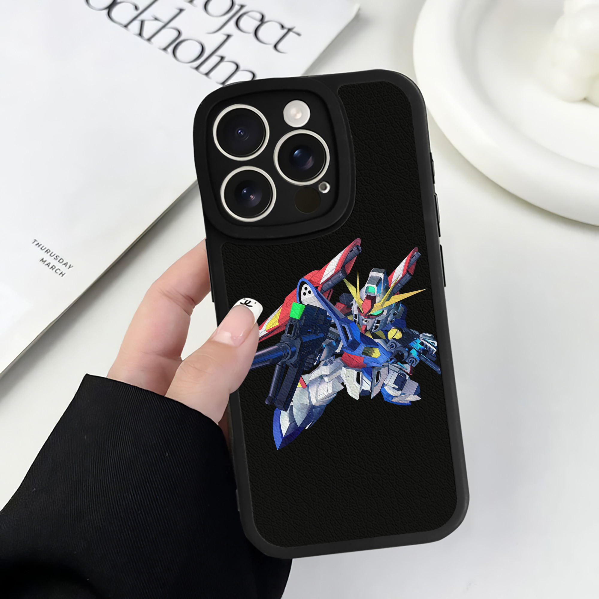 （画像用） 機動戦士ガンダム Mobile Suit Gundam 【iPhone 16シリーズ対応】シリコンスマホケース（レザー調） 材質：シリコン